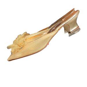 1960s Vintage Gold Metallic Shoes Slides Slippers With Bows And Pointed Toes 7N